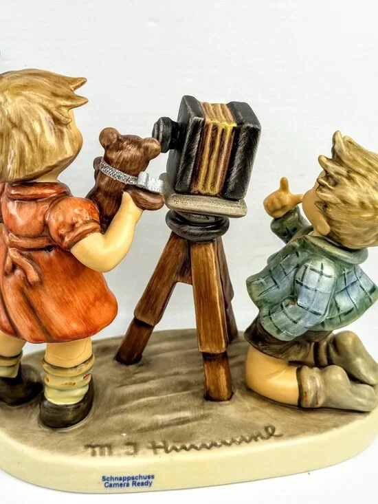 Hummel schnappschüsse camera ready figurine #2132 TMK-8 A920 - Picture 3 of 6